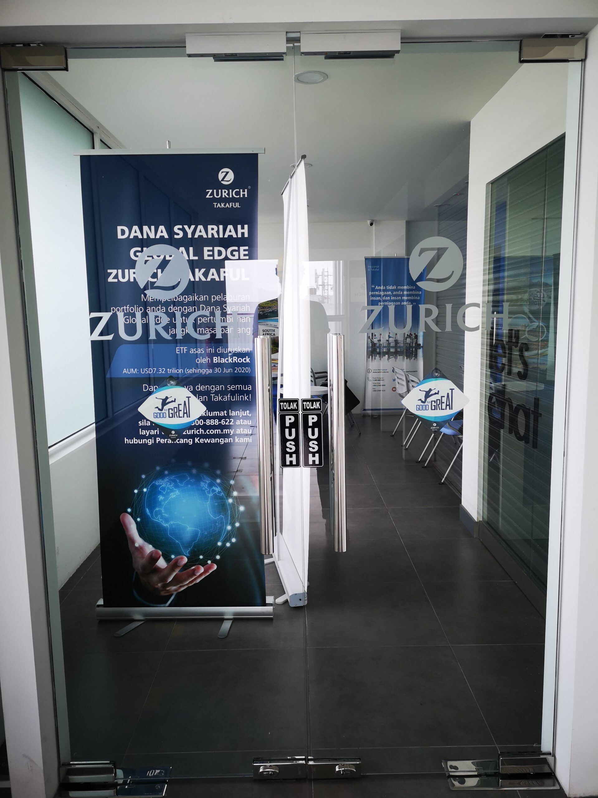 Roll Up Tripod Round Display Stand | Retail Advertising Properties Shop Banner Bunting Streamer | Printing Supplier Installer | Near Me Kedah Perlis Penang Malaysia